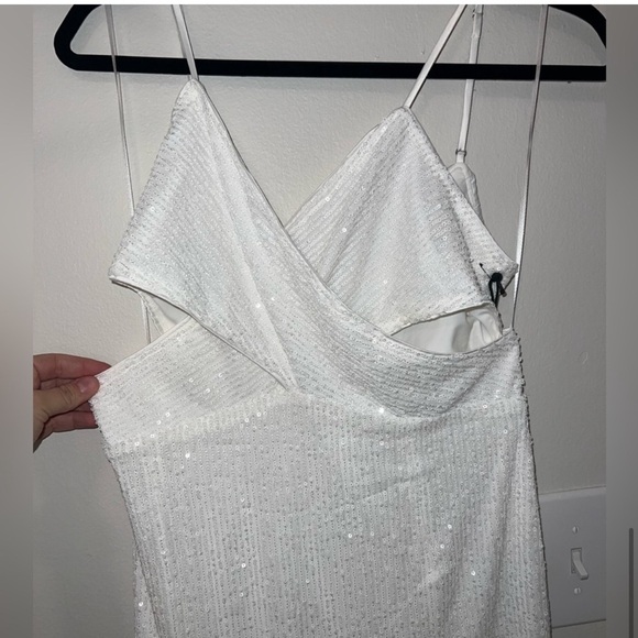 NWT Saylor $308 Harmonie White Sequin Cutout Cross High Slit Dress - Medium - Picture 4 of 7